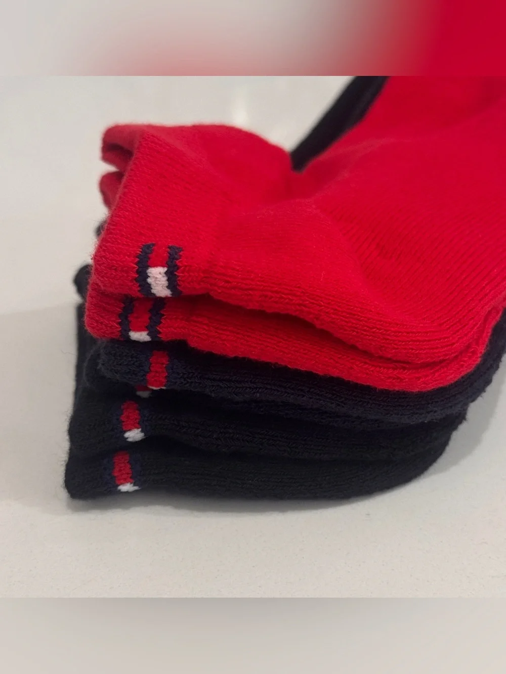 Tommy Hilfiger Men's 3-Pack No Show Socks NWOT Red Navy Black
